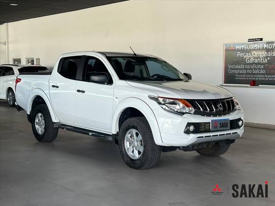 MITSUBISHI L200 TRITON 2.4 16V TURBO DIESEL SPORT GLS CD 4P 4X4 AUTOMÁTICO